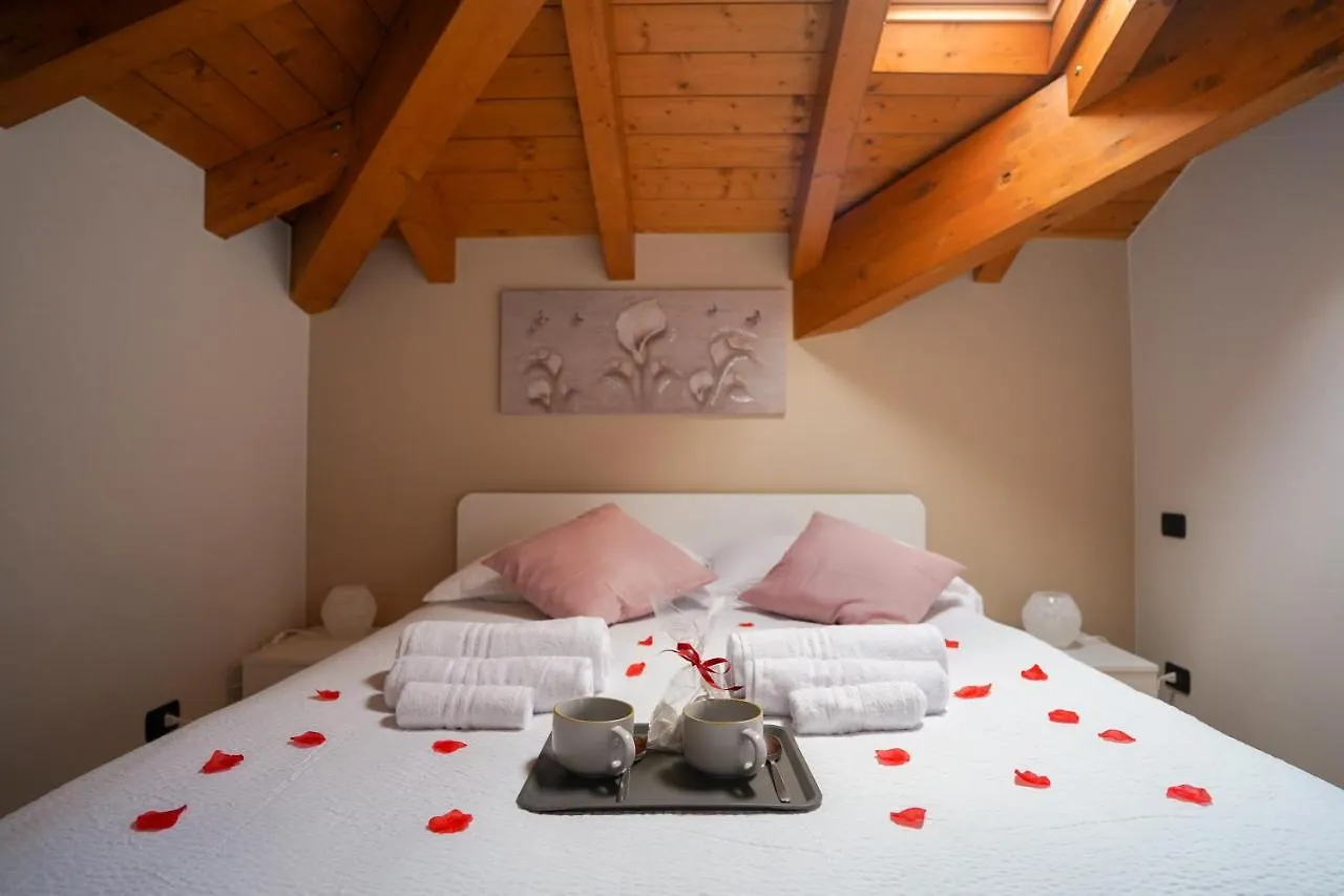 Apartment Ortensia Penthouse Leonardo Academy, Mxp & Laghi Sesto Calende Italy