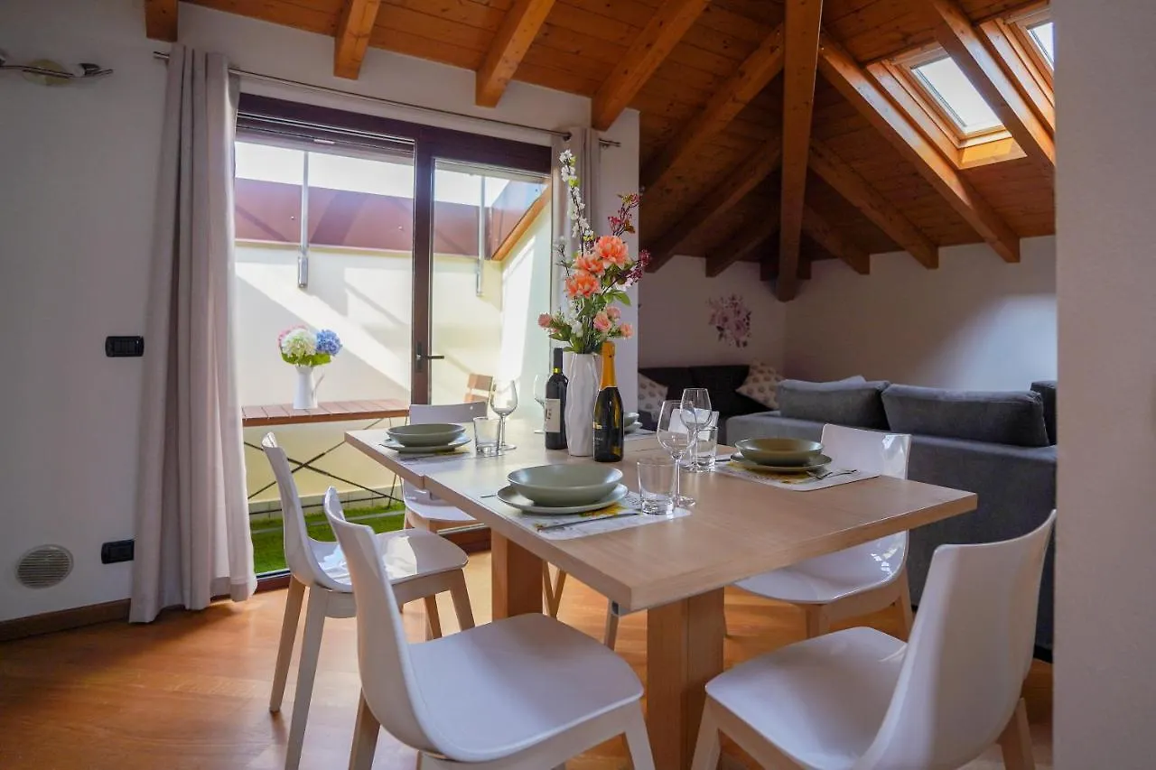 Apartment Ortensia Penthouse Leonardo Academy, Mxp & Laghi Sesto Calende