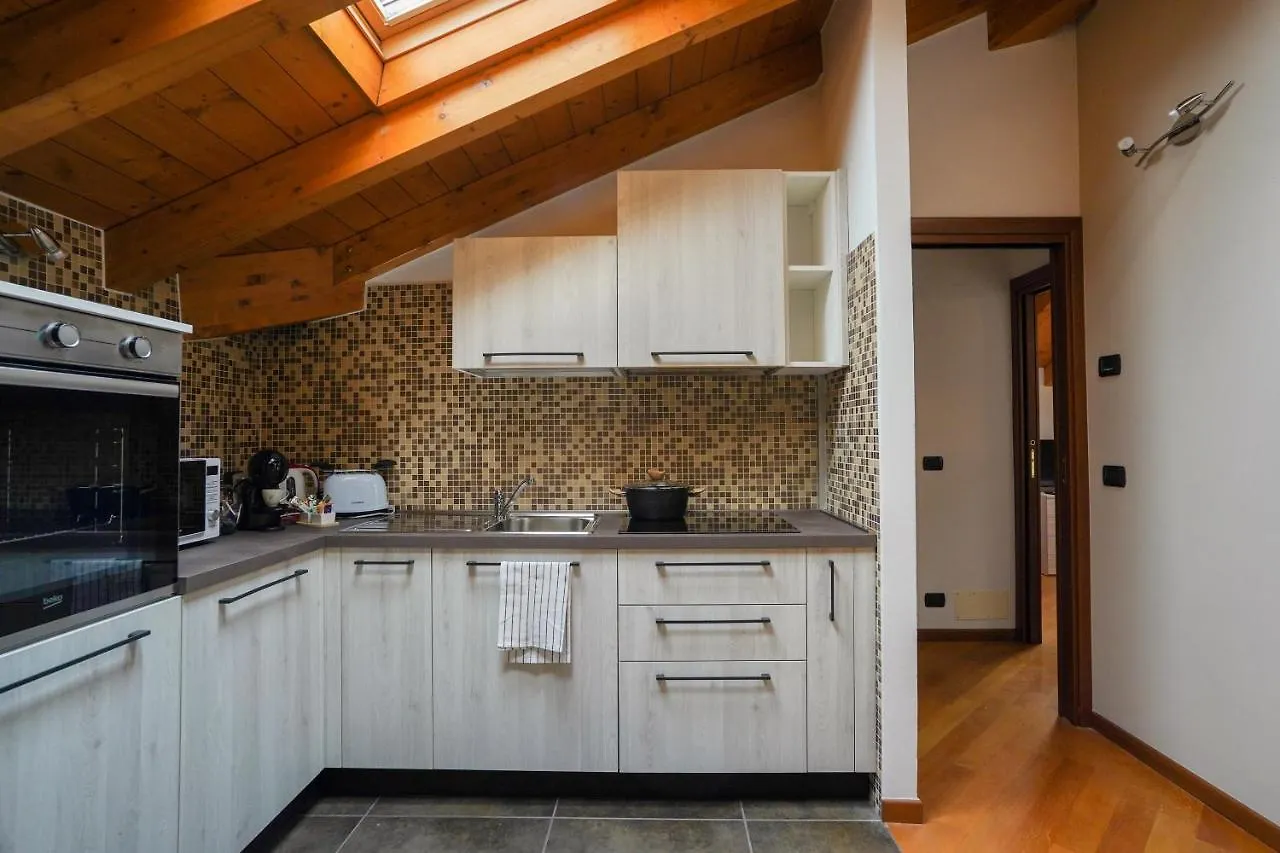 Ortensia Penthouse Leonardo Academy, Mxp & Laghi Sesto Calende 0*,  Italy
