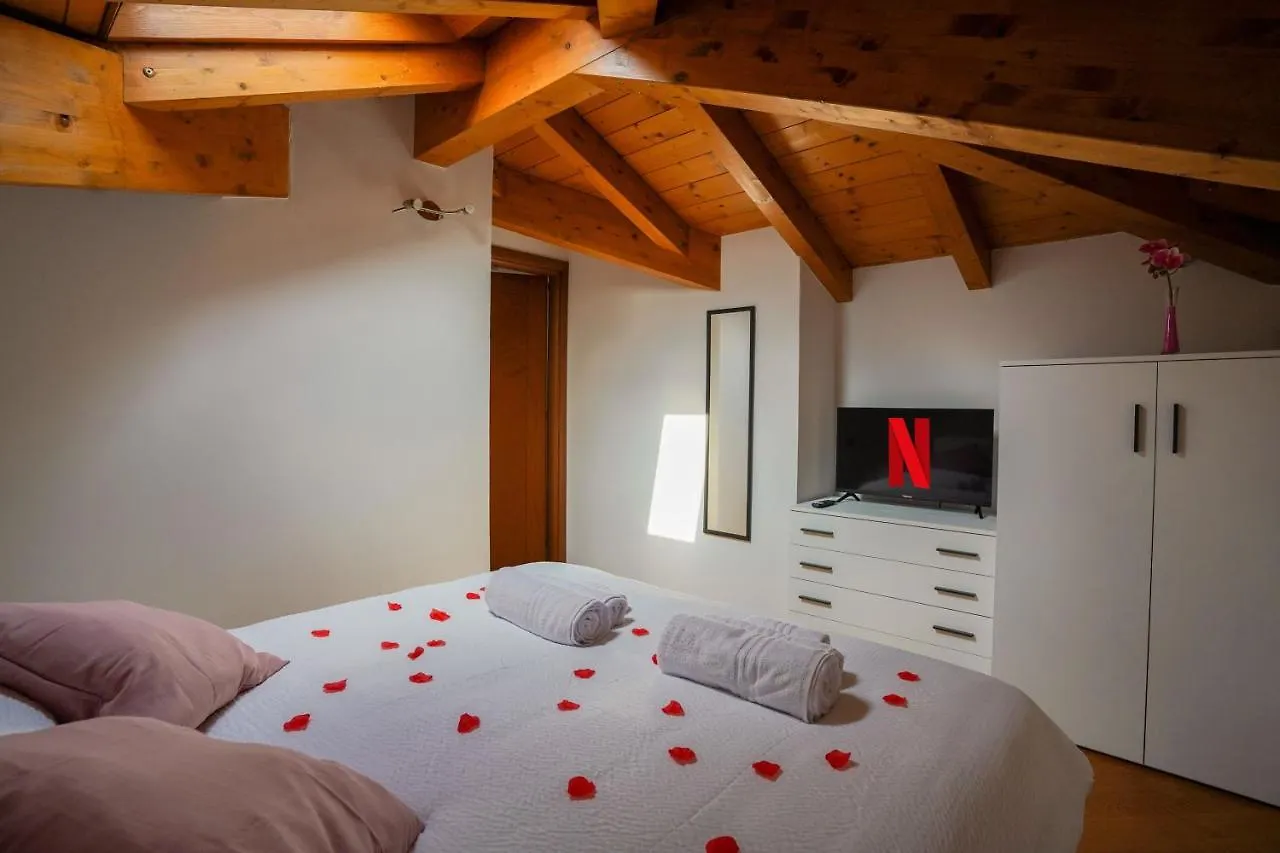 Apartment Ortensia Penthouse Leonardo Academy, Mxp & Laghi Sesto Calende