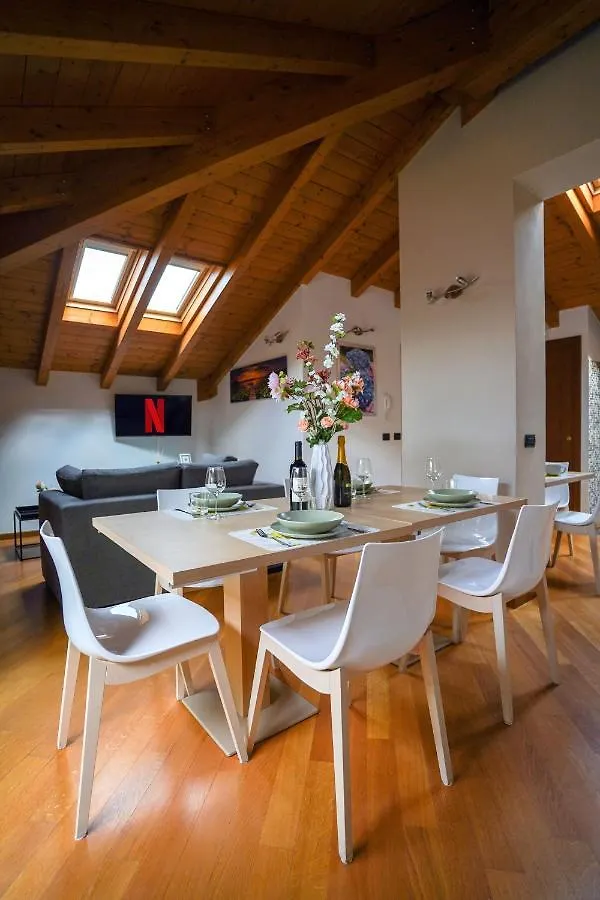 דירה ססטו קלנדה Ortensia Penthouse Leonardo Academy, Mxp & Laghi